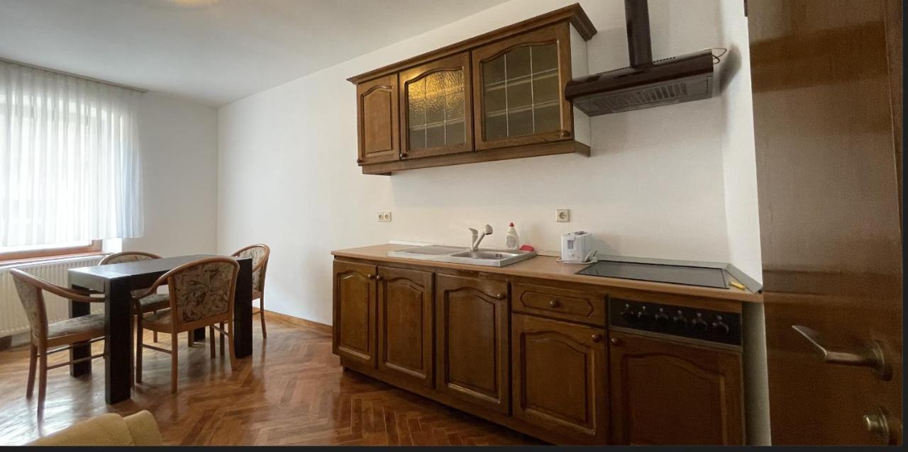 Z House Apartment Sibiu Luaran gambar