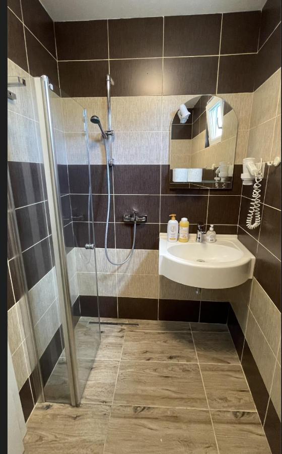 Z House Apartment Sibiu Luaran gambar