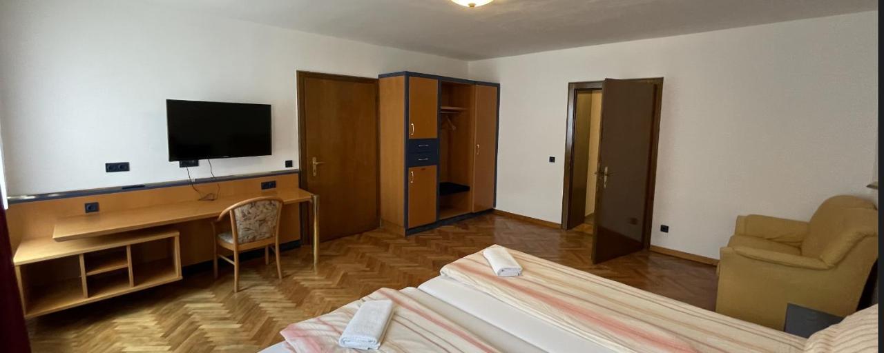 Z House Apartment Sibiu Luaran gambar