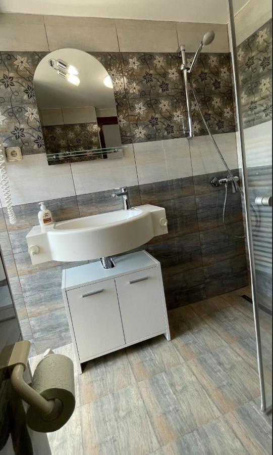 Z House Apartment Sibiu Luaran gambar