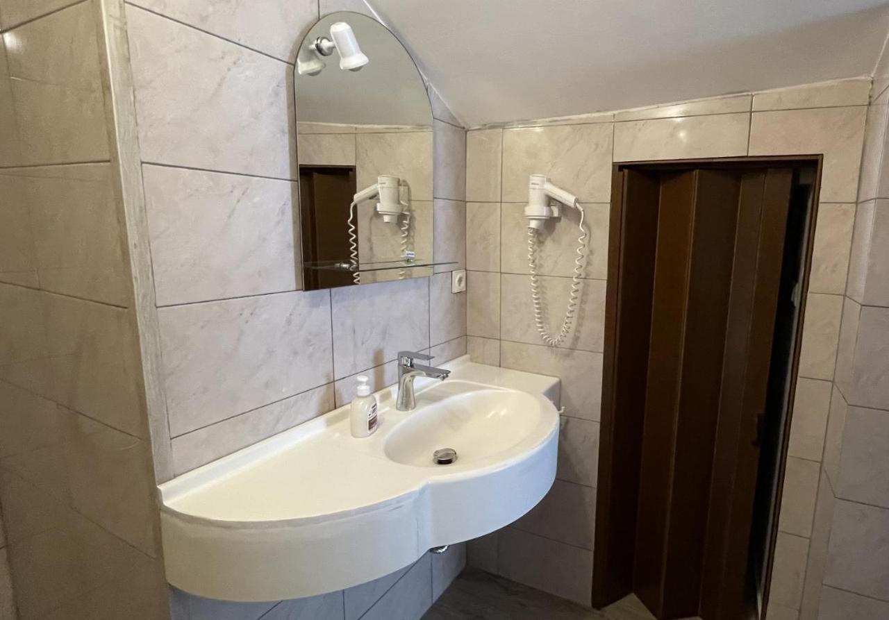 Z House Apartment Sibiu Luaran gambar